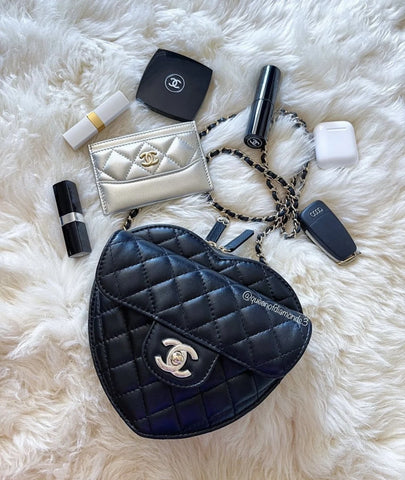 what fits into chanel hart bag