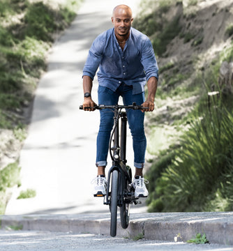 Vélo électrique pliable régulier en fibre de carbone Revolt (léger)