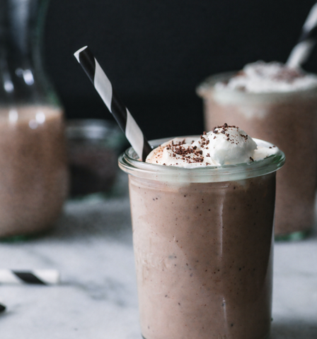 milk-shake au chocolat en nid d'abeille