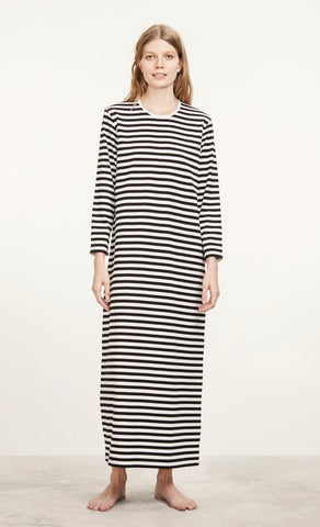 https://www.marimekko.com/eu_en/katju-nightgown-white-black-044740-068