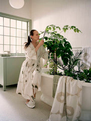 So geht hygge und skandi-Style mit Marimekko: Viele Pflanzen, angenehme Materialien und viel Licht. Gibt's bei uns bei HARTOG in Berlin. 