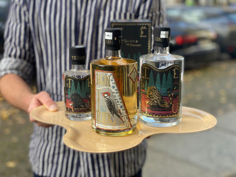 Edler Tenu Gin aus Finnland. Das Design des Etiketts stammt von Klaus Haapaniemi.