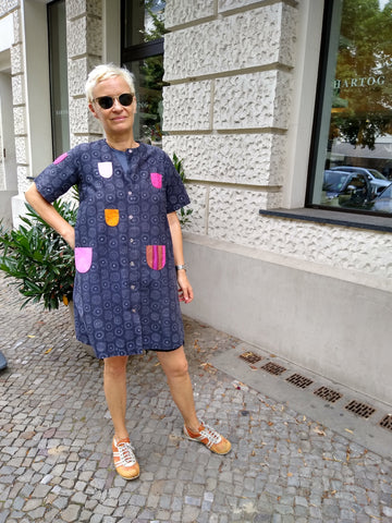 Kundinnen und Kunden in Marimekko in Berlin: Kleid Nadja