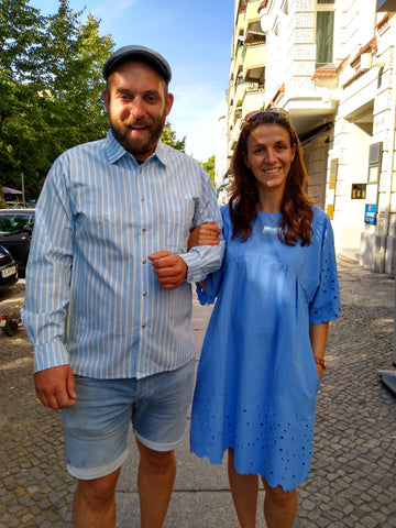 Kundinnen und Kunden in Marimekko in Berlin: Muster Unikko Solid und Shirt Jokapoika