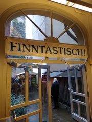 ... einfach finntastisch, der finnische Adventsbasar im Finnland-Zentrum Berlin. Das verrät auch das Banner. 