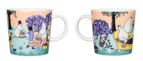 Der Moomin Mittsommer Becher 2024 Berry. 