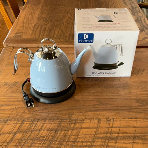 Oggi Stainless Steel Whistling Tea Kettle (olive)