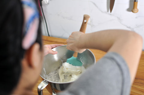 Cara membuat almond crispy khas surabaya