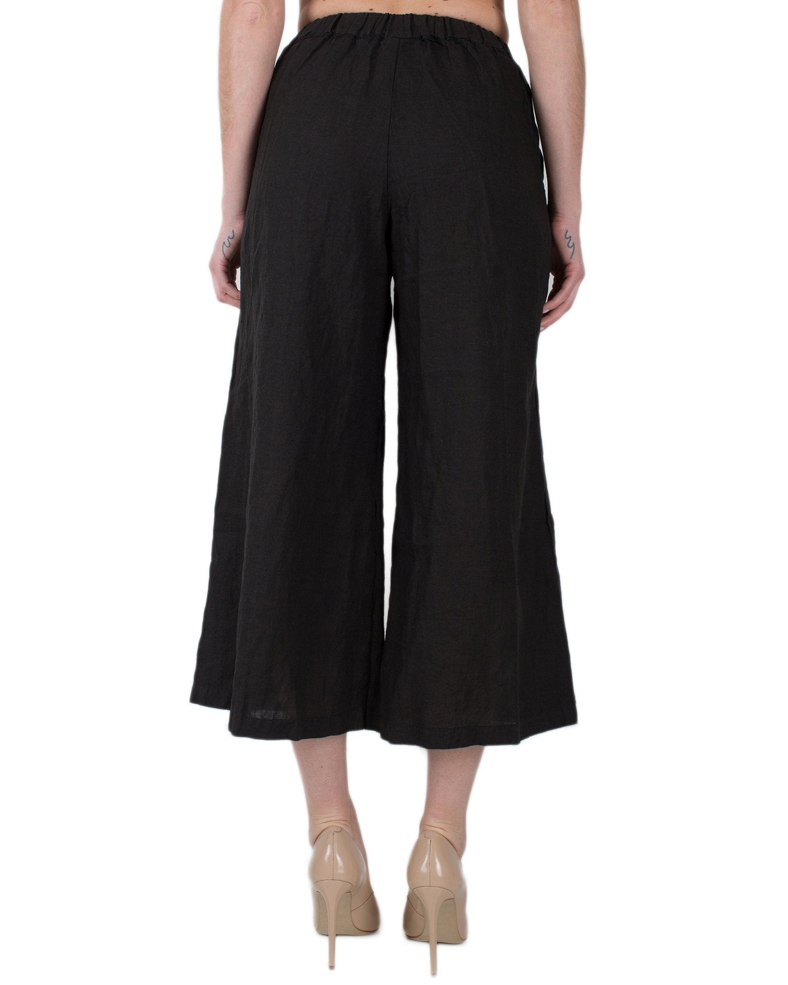 Cropped Wendy Pant in Black Linen