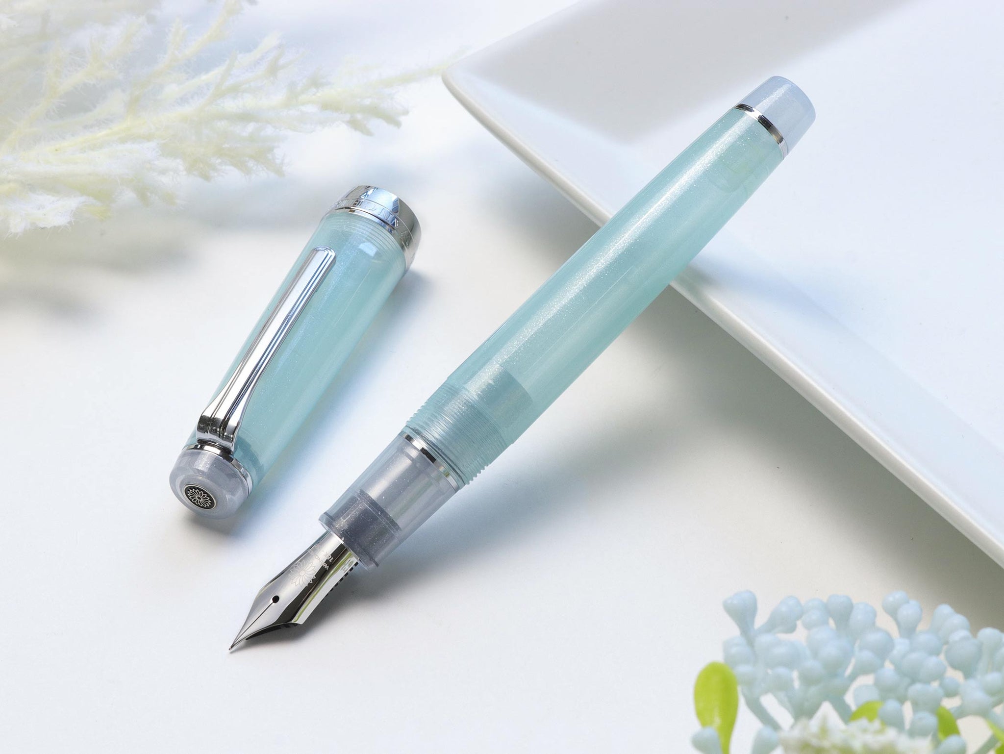 Wancher-Frozen-sake-Fountain-Pen-7.jpg__PID:cdc91b7b-1d04-472d-aef4-533568d6624e
