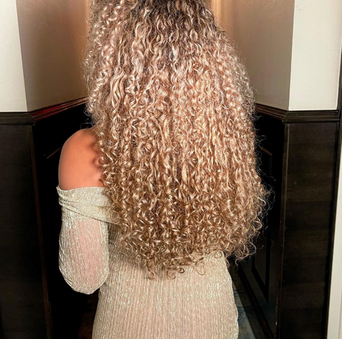 curly-honey-blonde-110g-22-bebonia-clip-in-extensions