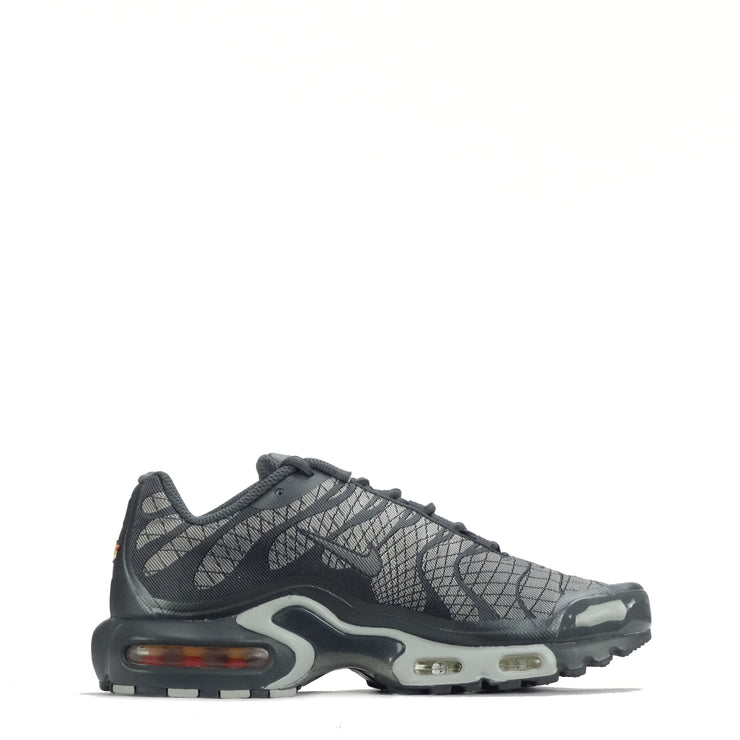 nike air max plus jacquard black