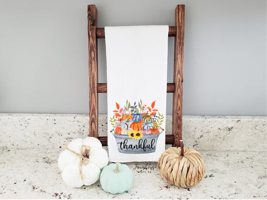 https://cdn.shopify.com/s/files/1/0003/9095/5063/products/FARMHOUSEVINYLCOTHANKFULFLORALFLOWERFALLARRANGEMENT_PUMPKINHOMEDECOR_FALLFLOWERANDPUMPKINHOMEDECOR_533x.jpg?v=1630269210