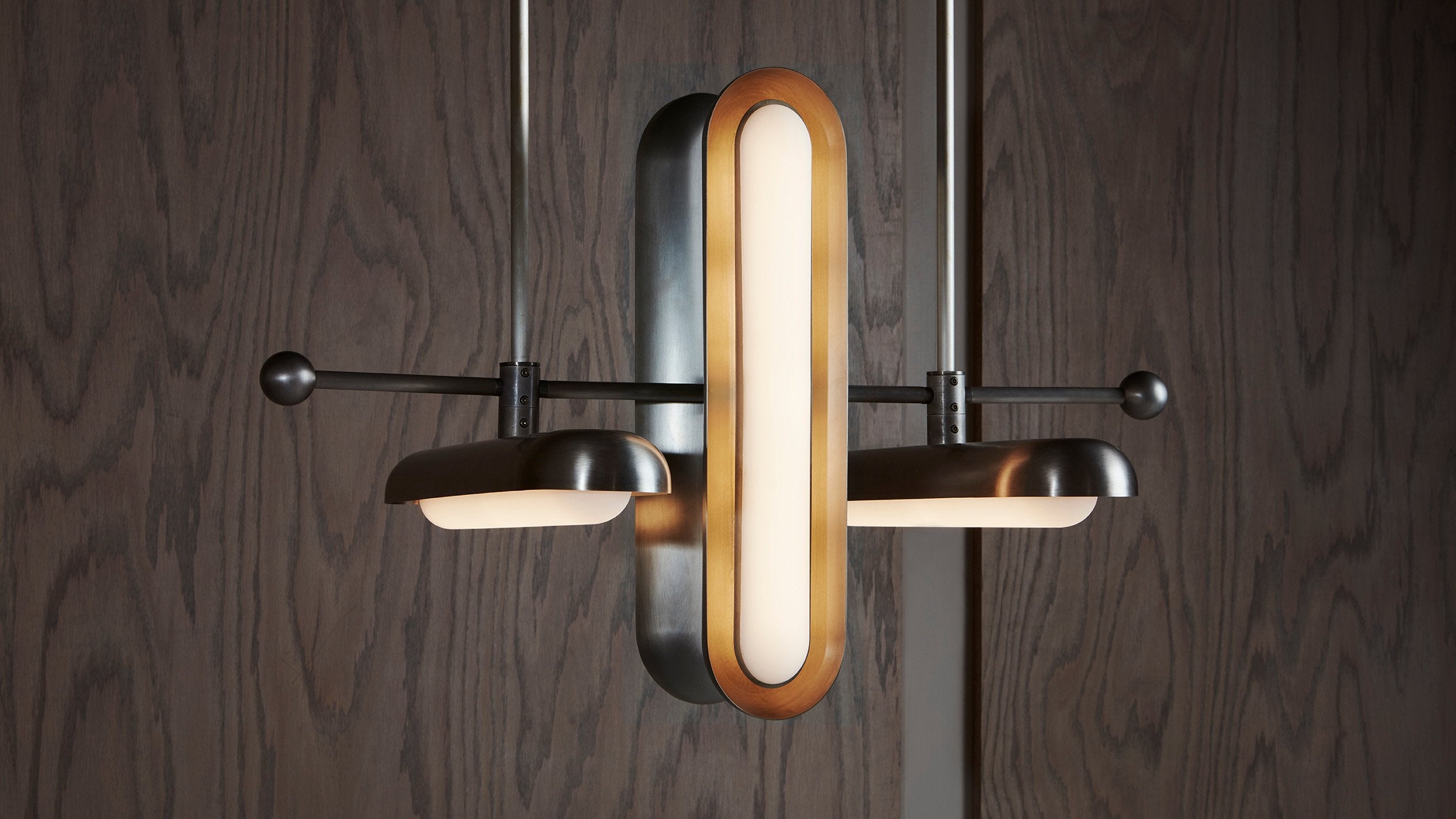 CIRCUIT : 4 alternating ceiling pendant in two-tone Tarnished Silver / Aged Brass finish.