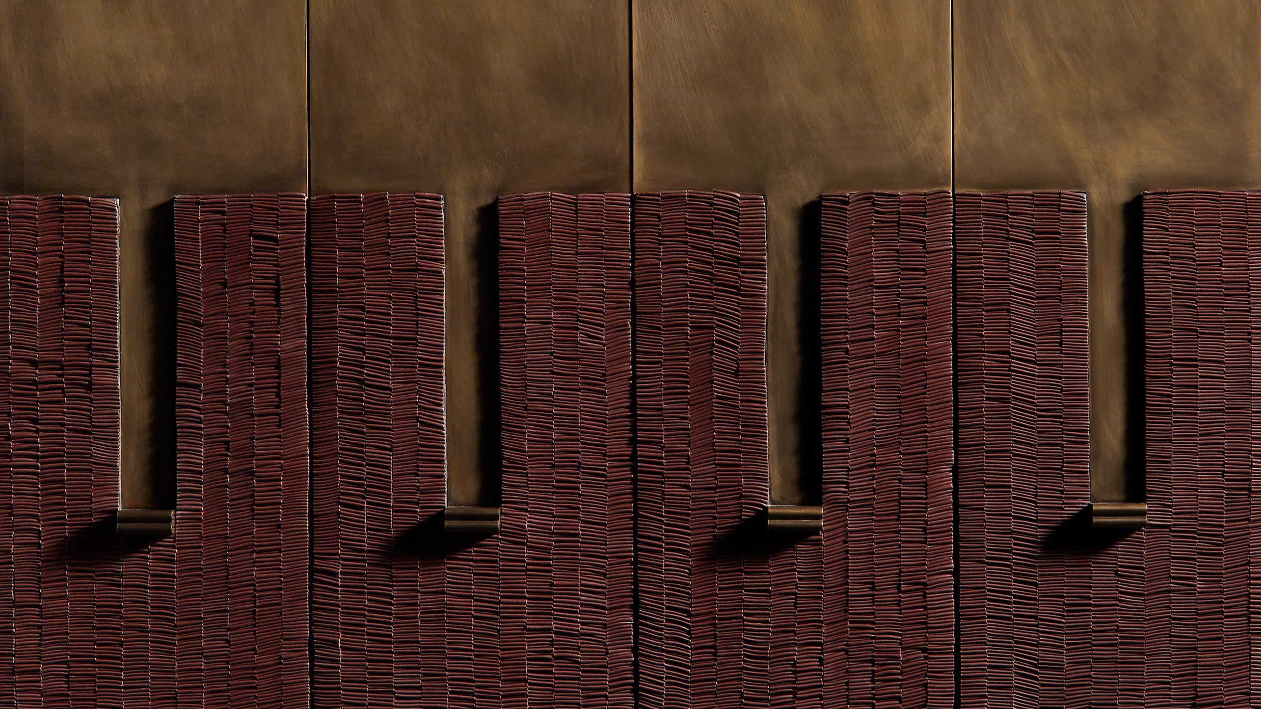 Close up of the INTERLUDE : CABINET VARIATION 02.