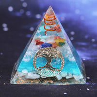 Ručno izrađena ručno izrađena 7 Chakra kristalno orgonska piramida Drvo života Amazonska smola Nakit Dekoracija Vjera Kreativnost Piramida Generator energije