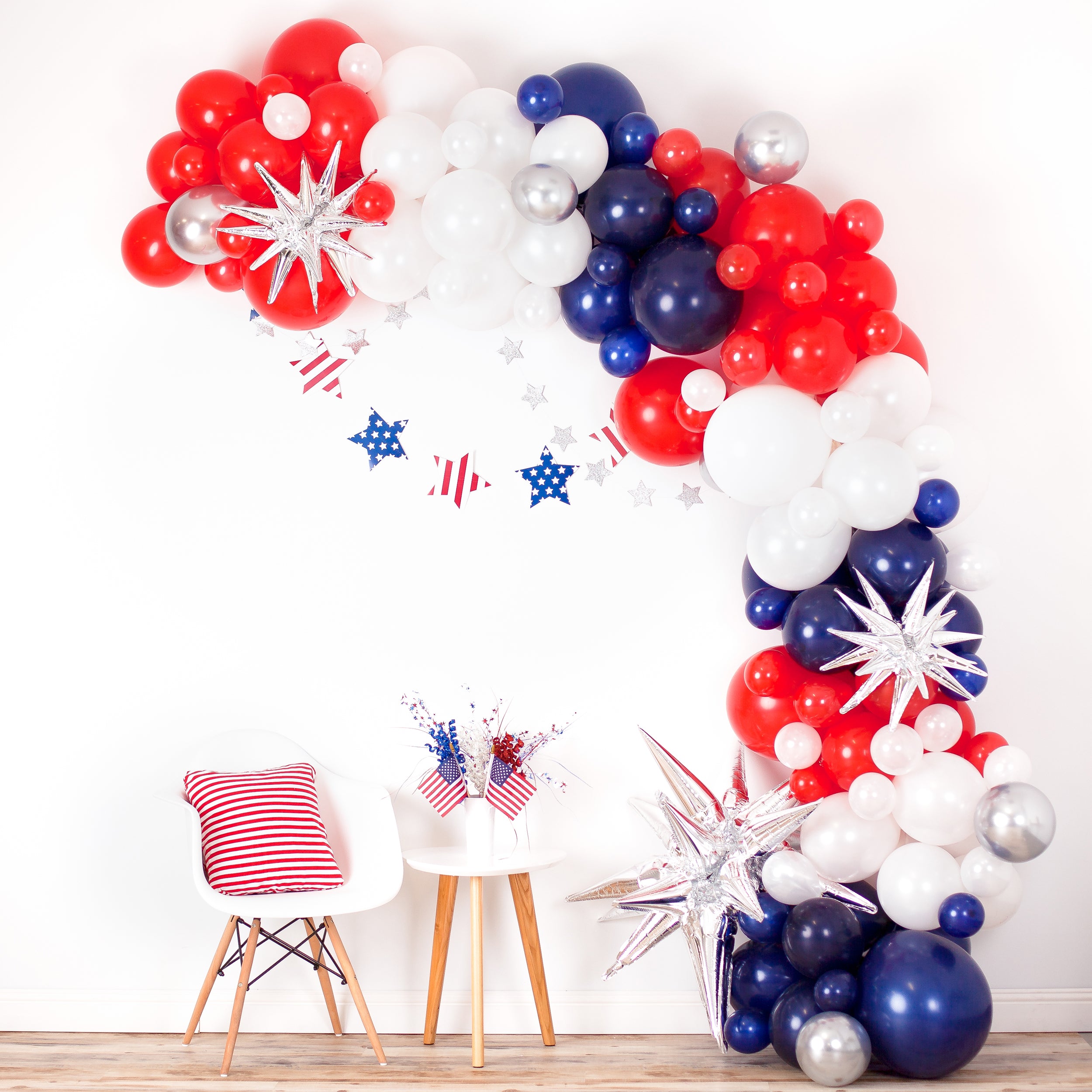 DIY 4th of July Patriotic Boom Balloon Garland | Patriotic