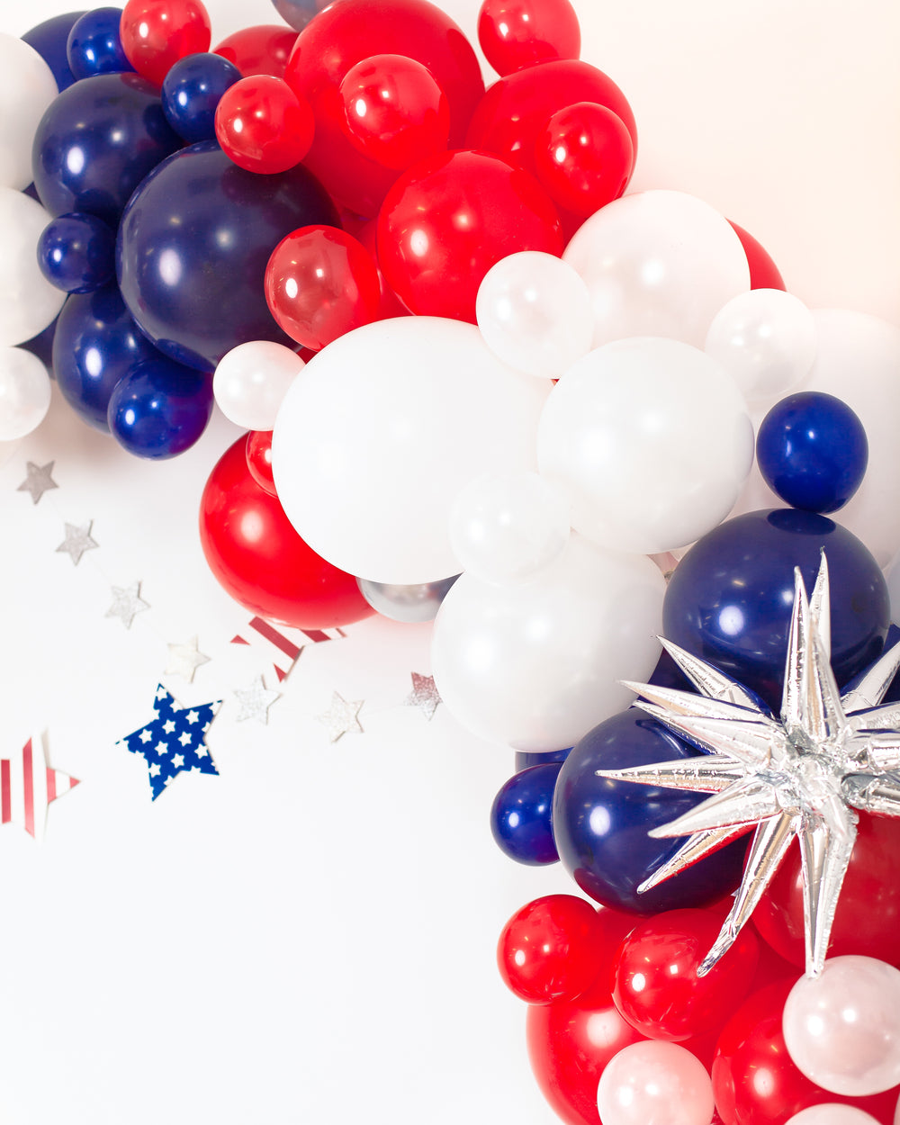 DIY 4th of July Patriotic Boom Balloon Garland