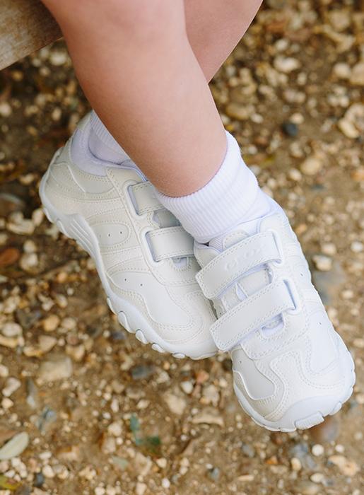 desinfectar Coincidencia Molde Buy Geox White Crush Trainers | Trotters Childrenswear
