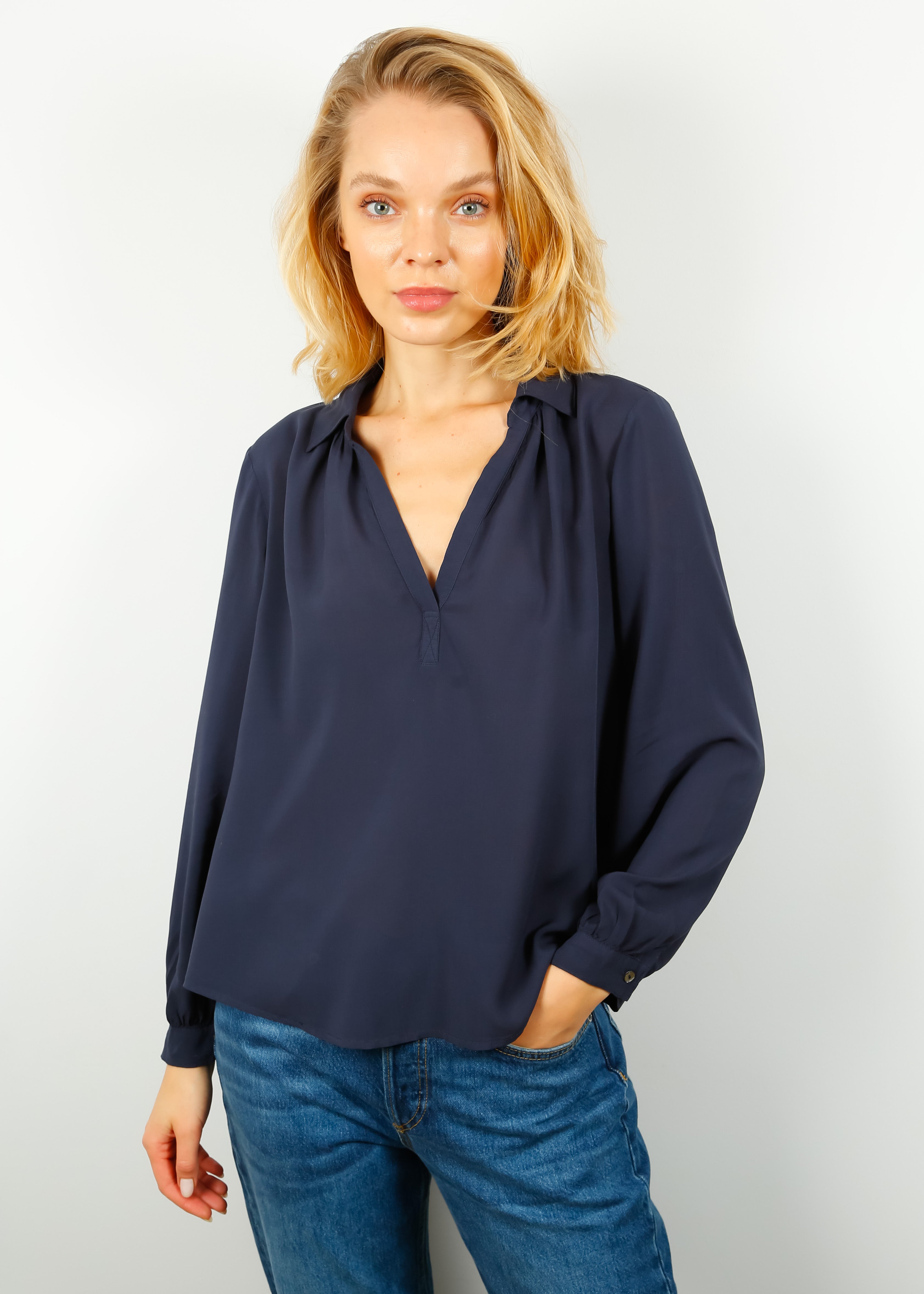 V Josey Top in Postman – shopatanna