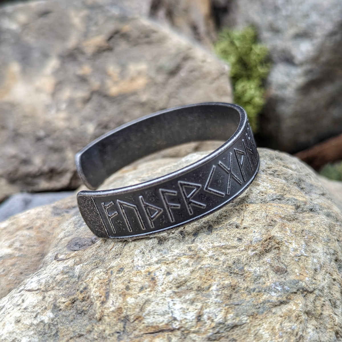 Runic Arm Ring