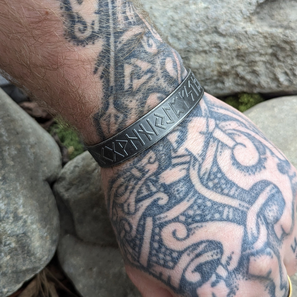 Runic Arm Ring