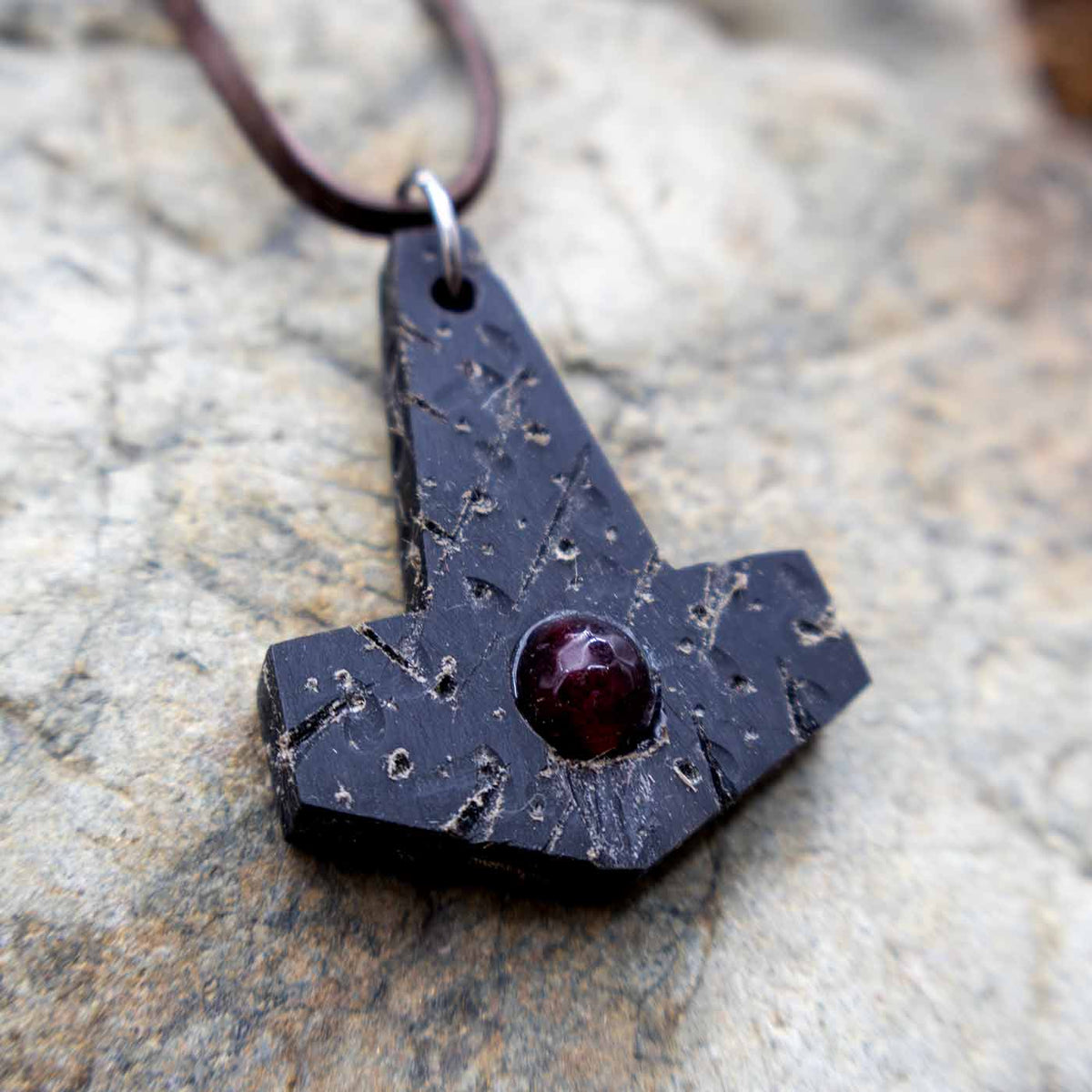 Battle worn Buffalo Horn with Gemstone Mjölnir pendant