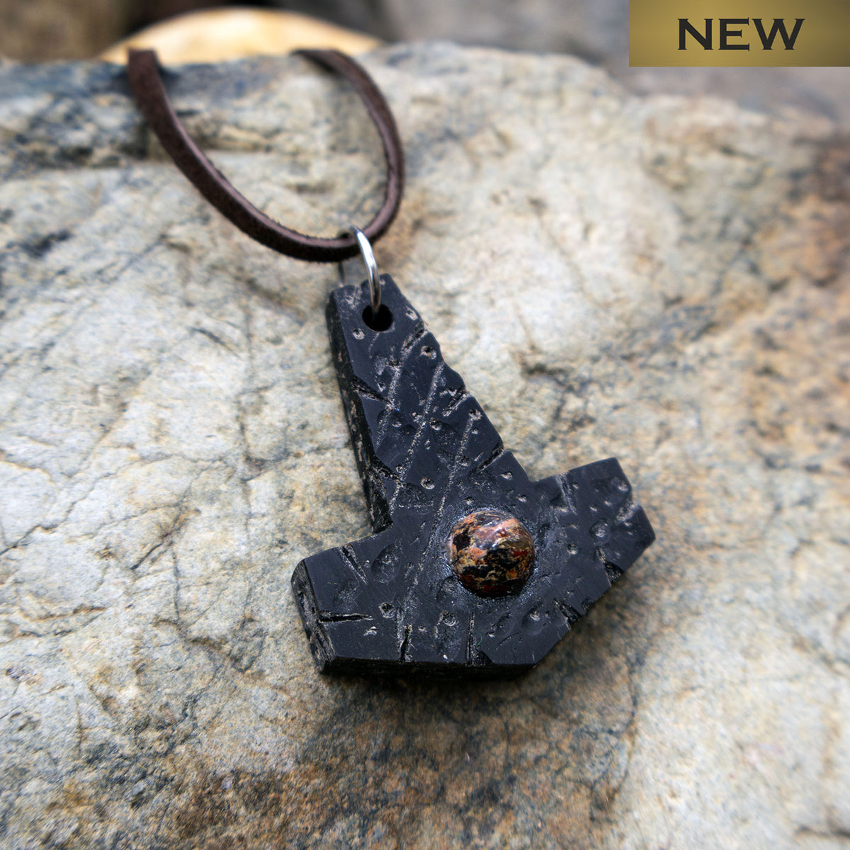 Battle worn Buffalo Horn with Gemstone Mjölnir pendant