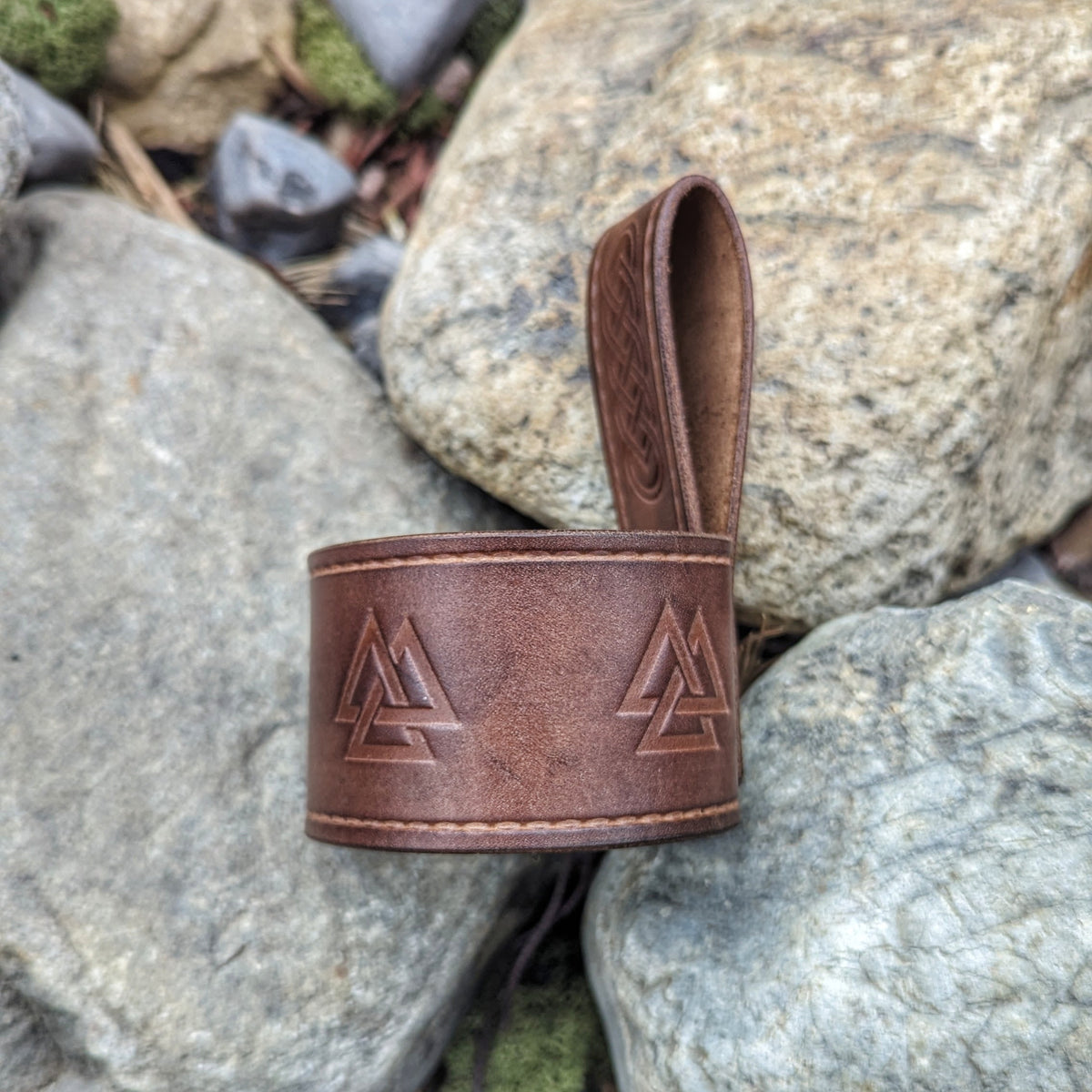 Valknut belt hanger