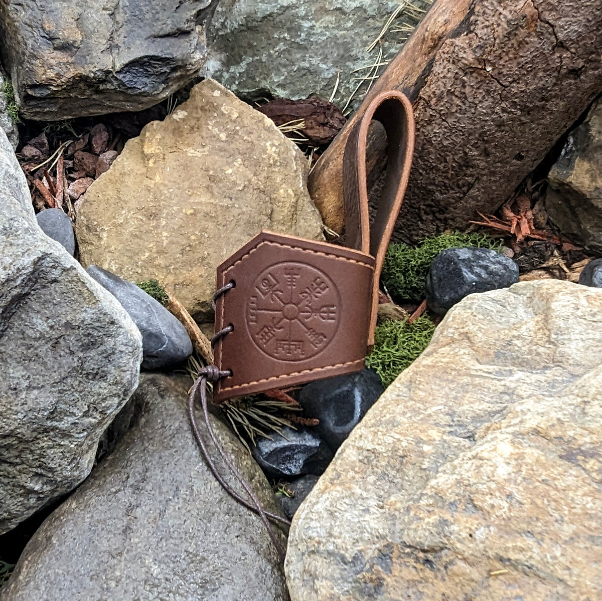 Shaped Vegvisir belt hanger