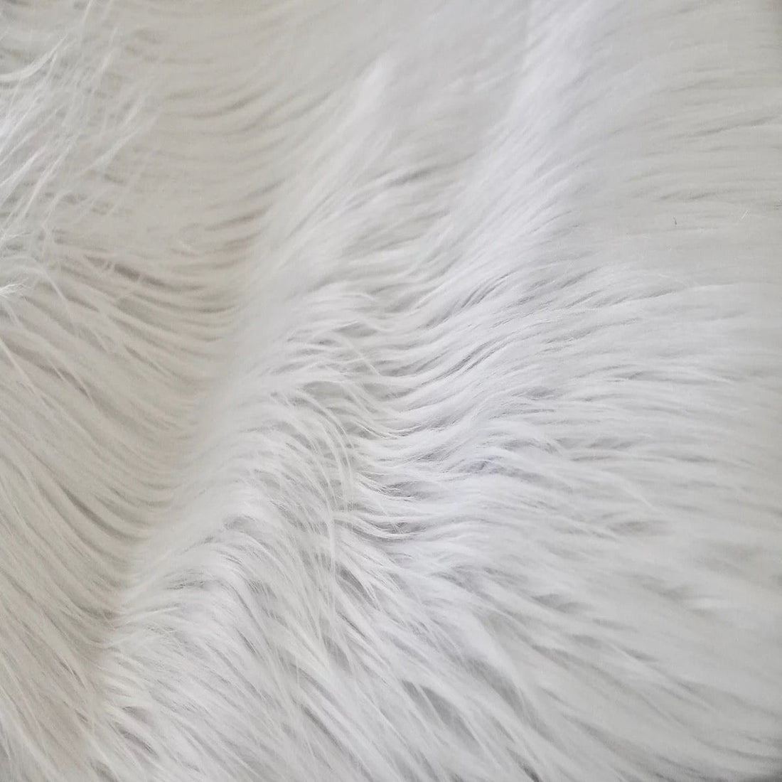 Tissus pour loisirs créatifs LONG Pile Fun Faux Fur Fabric Material BRIGHT  WHITE BA6420173
