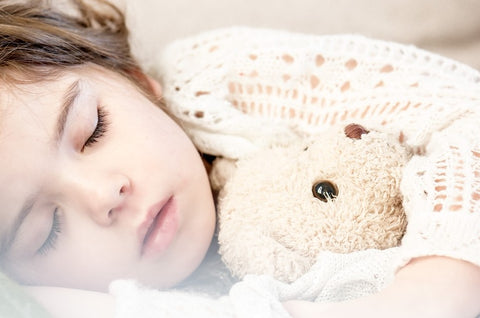 huile essentielle pour favoriser le sommeil chez l'enfant