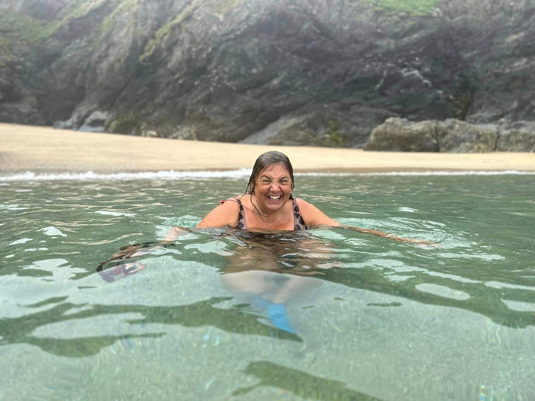 Sarah walsh of cornish kelpie for 5 cold water swimming top tips