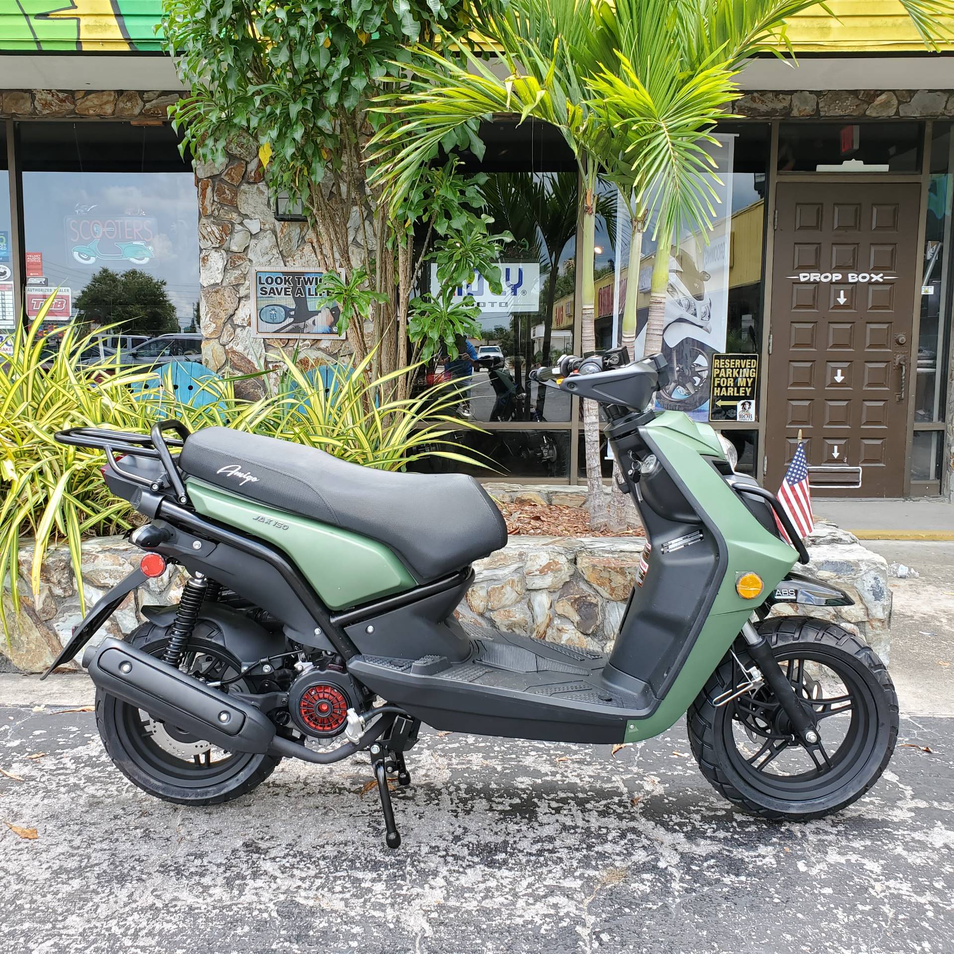 Amigo Jax 150cc scooter