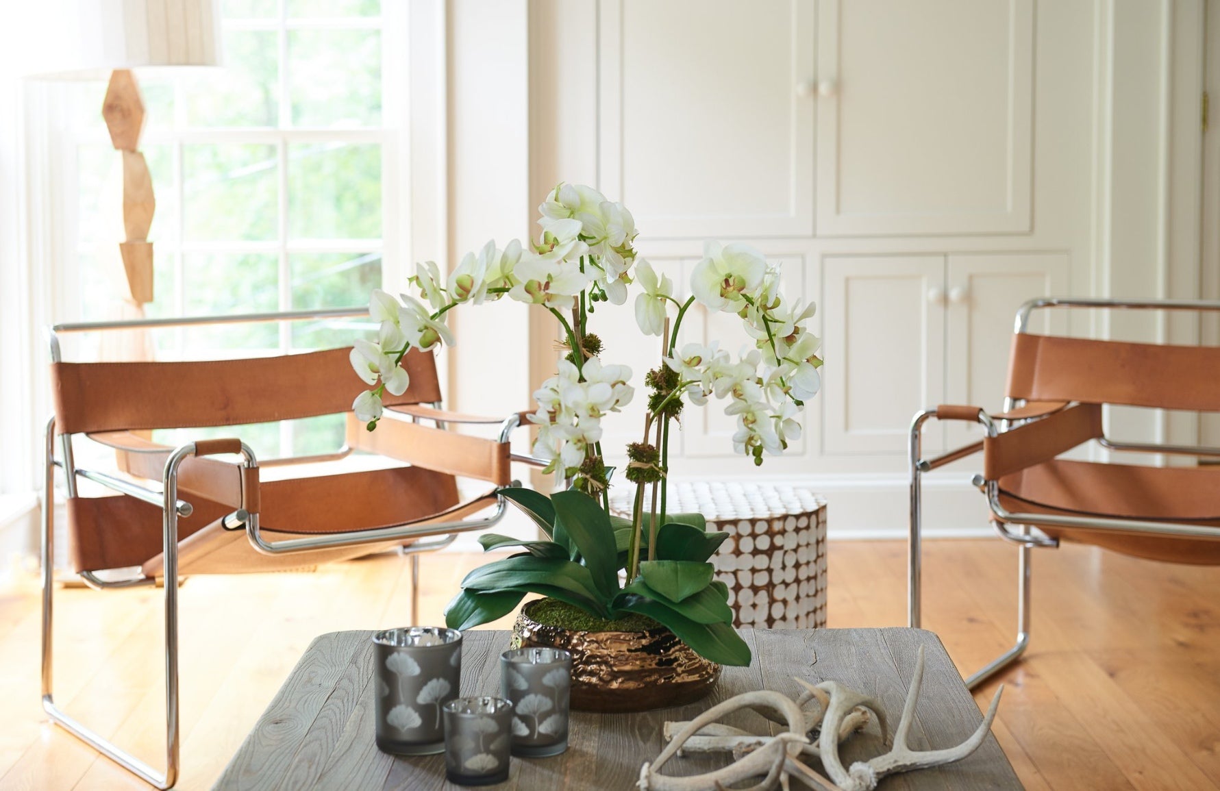 artificial flower vase living room