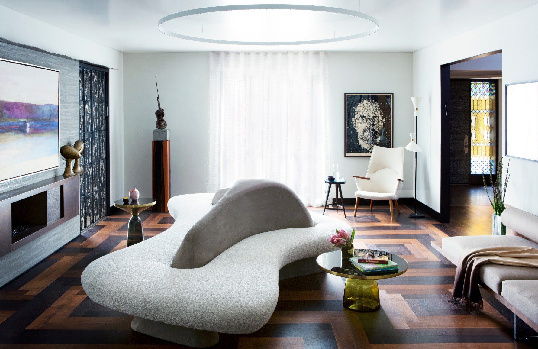 The Best of Curved Sofas – Vladimir Kagan © Nina Choi – LuxDeco.com Style Guide