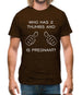 Who Has 2 Thumbs And Is Pregnant Mens T-Shirt