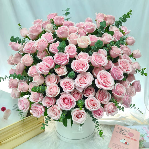 99 rose, flower box, bloom box, pink rose, flower delivery Singapore, Florist Singapore, Well Live Florist