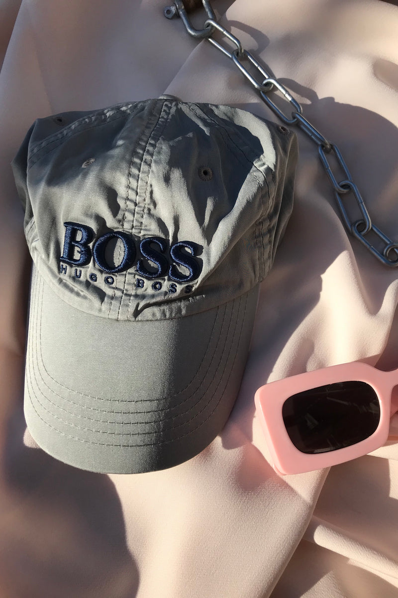 grey hugo boss hat