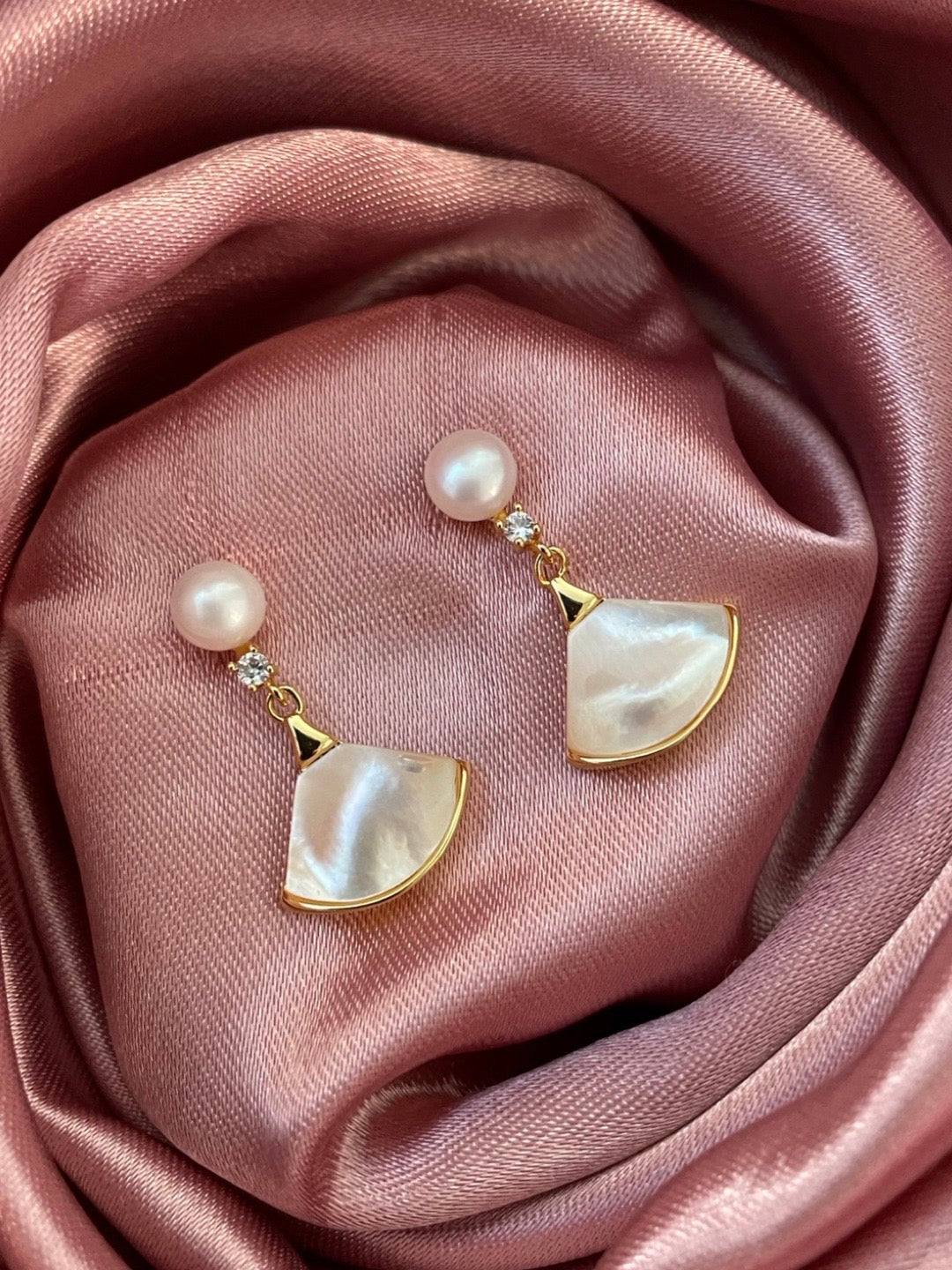 image for Fresh water pearl Earring With Mother of pearl in Gold