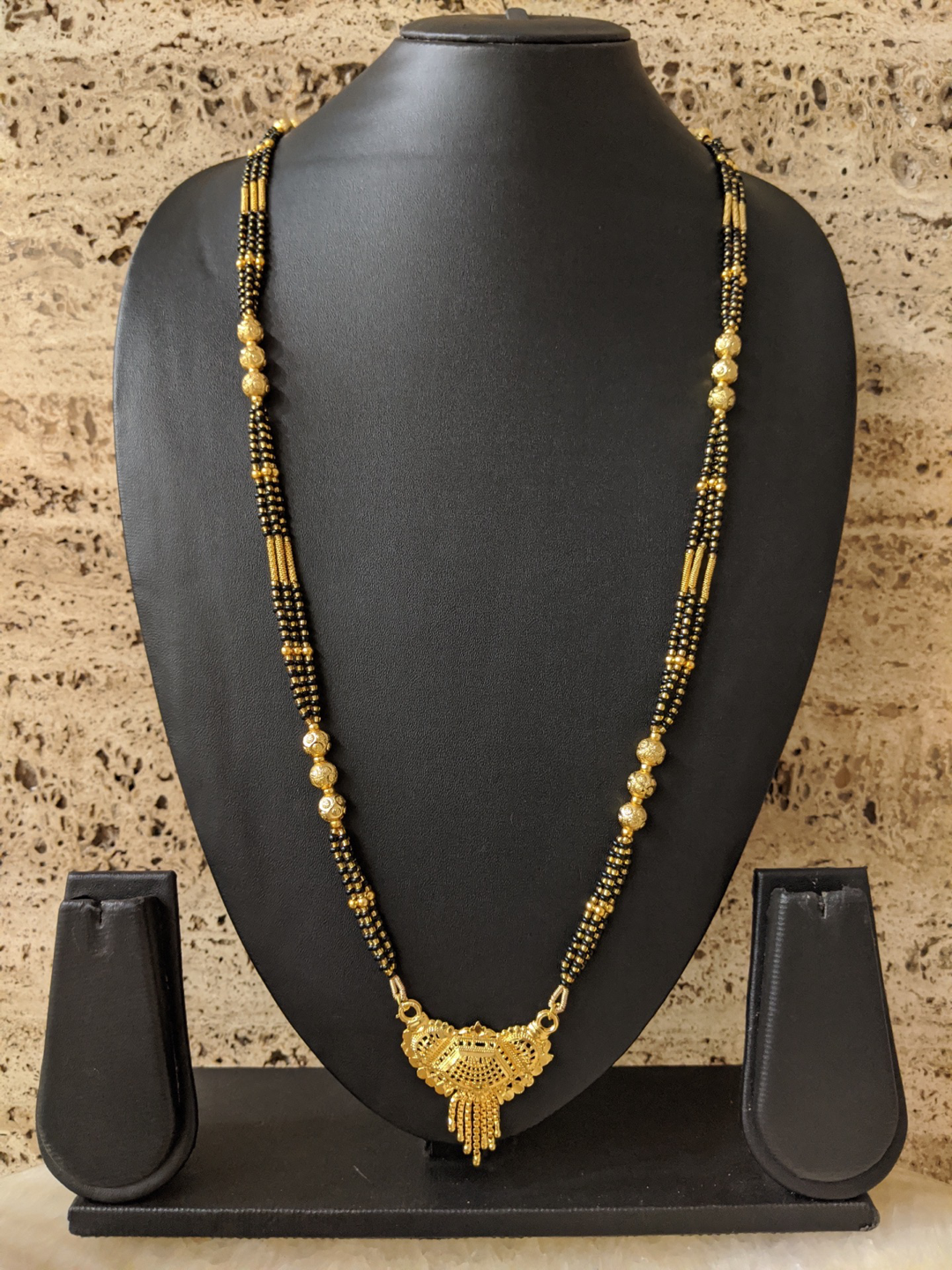 Maharashtrian Long Mangalsutra Designs | Black Beads Chain | DDR ...