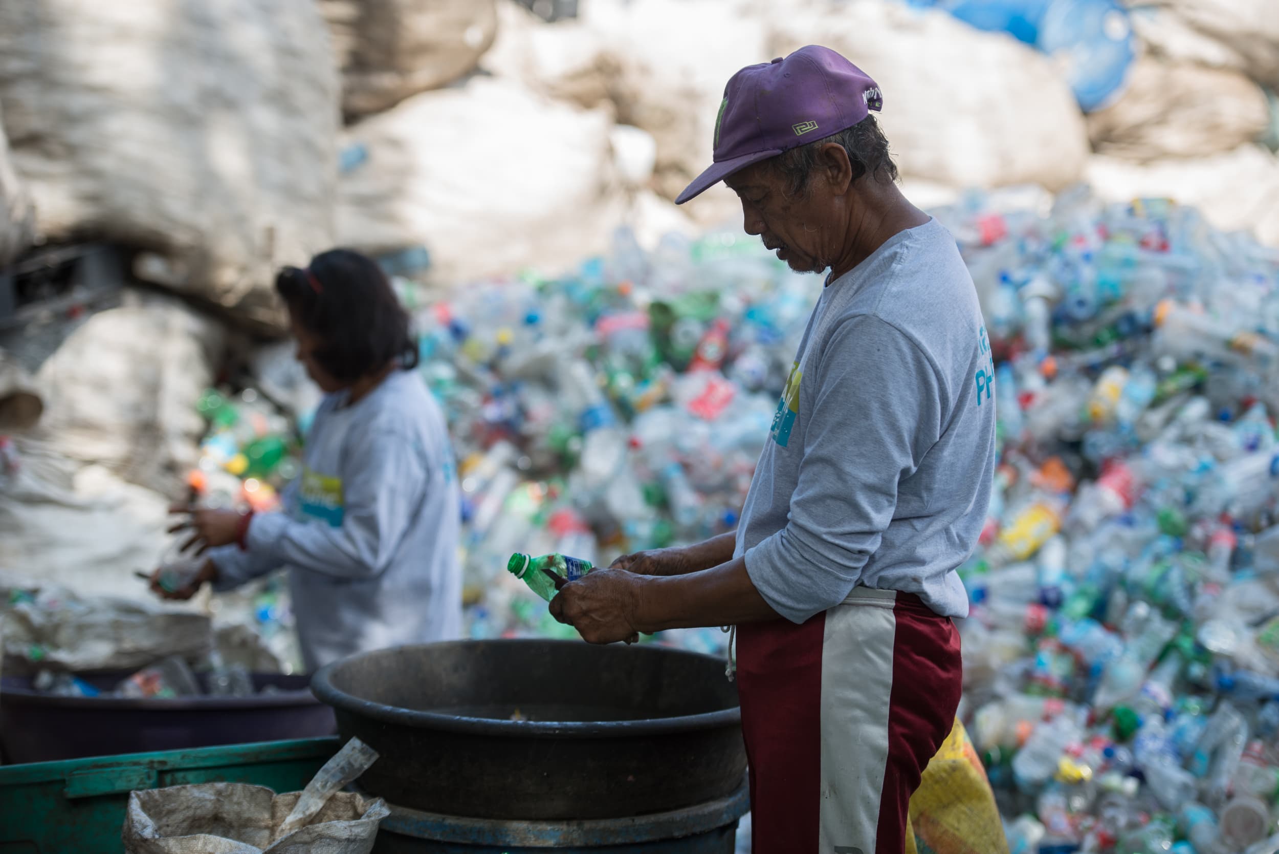 Recycling plastic with the Plastic Bank | waterdrop®