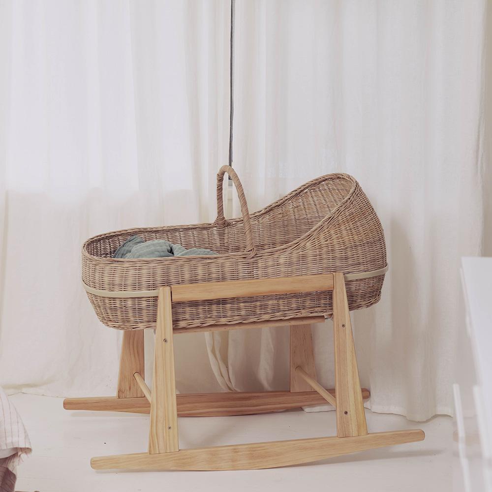 bassinet on stand