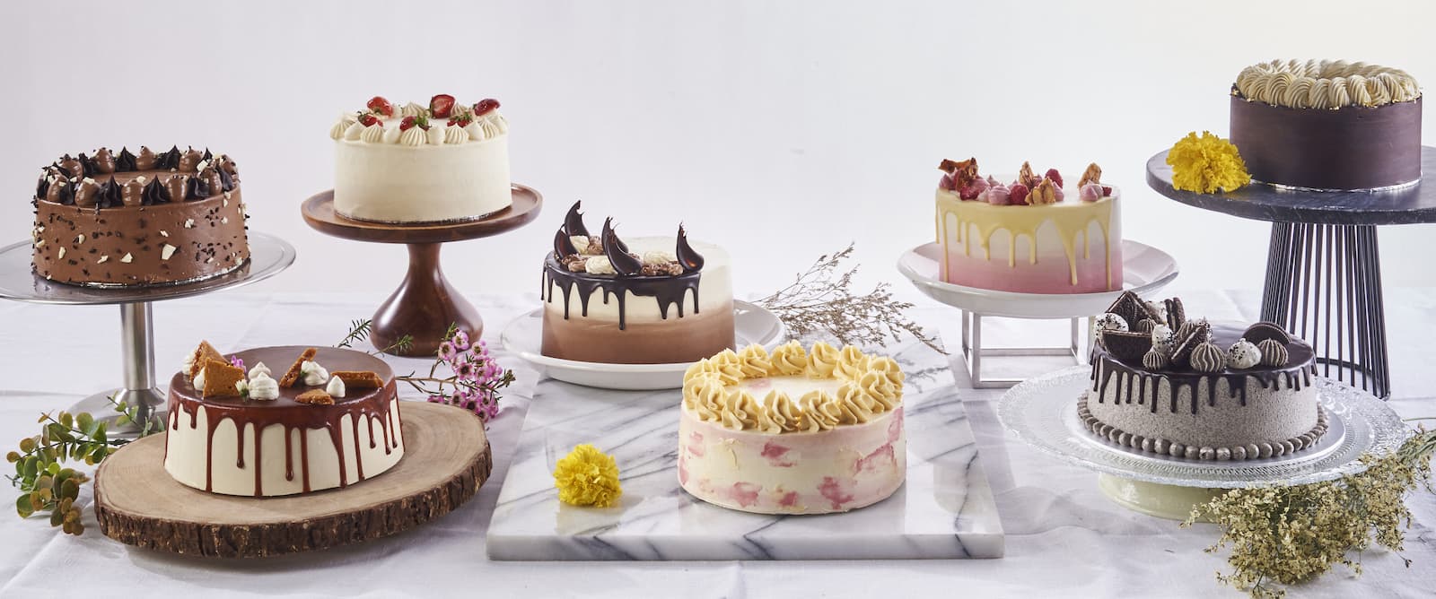 16 Beautiful Birthday Cakes For Anyone's Birthday Party - MoneyKinetics.sg
