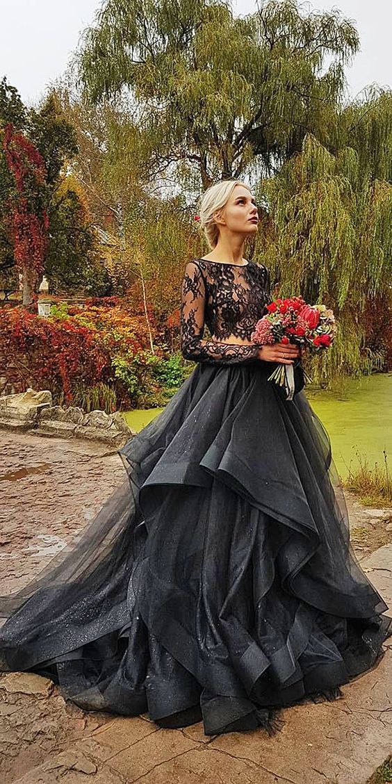 Vintage Tulle Gothic Weddin