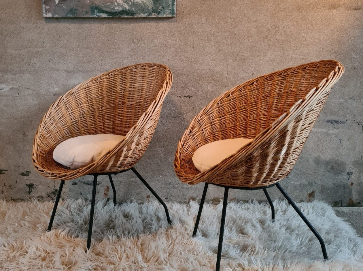 wicker easy chairs