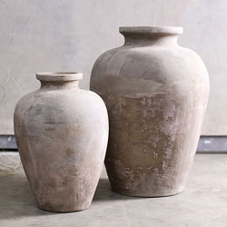 Affiti clay pot