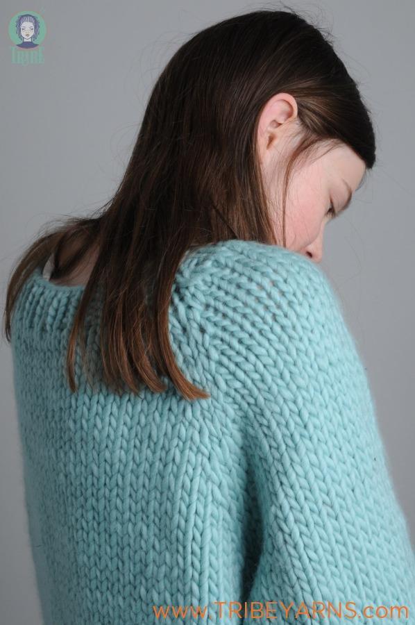 Sloppy Joe Sweater Pattern by Mrs Moon Tribe Yarns, Londres