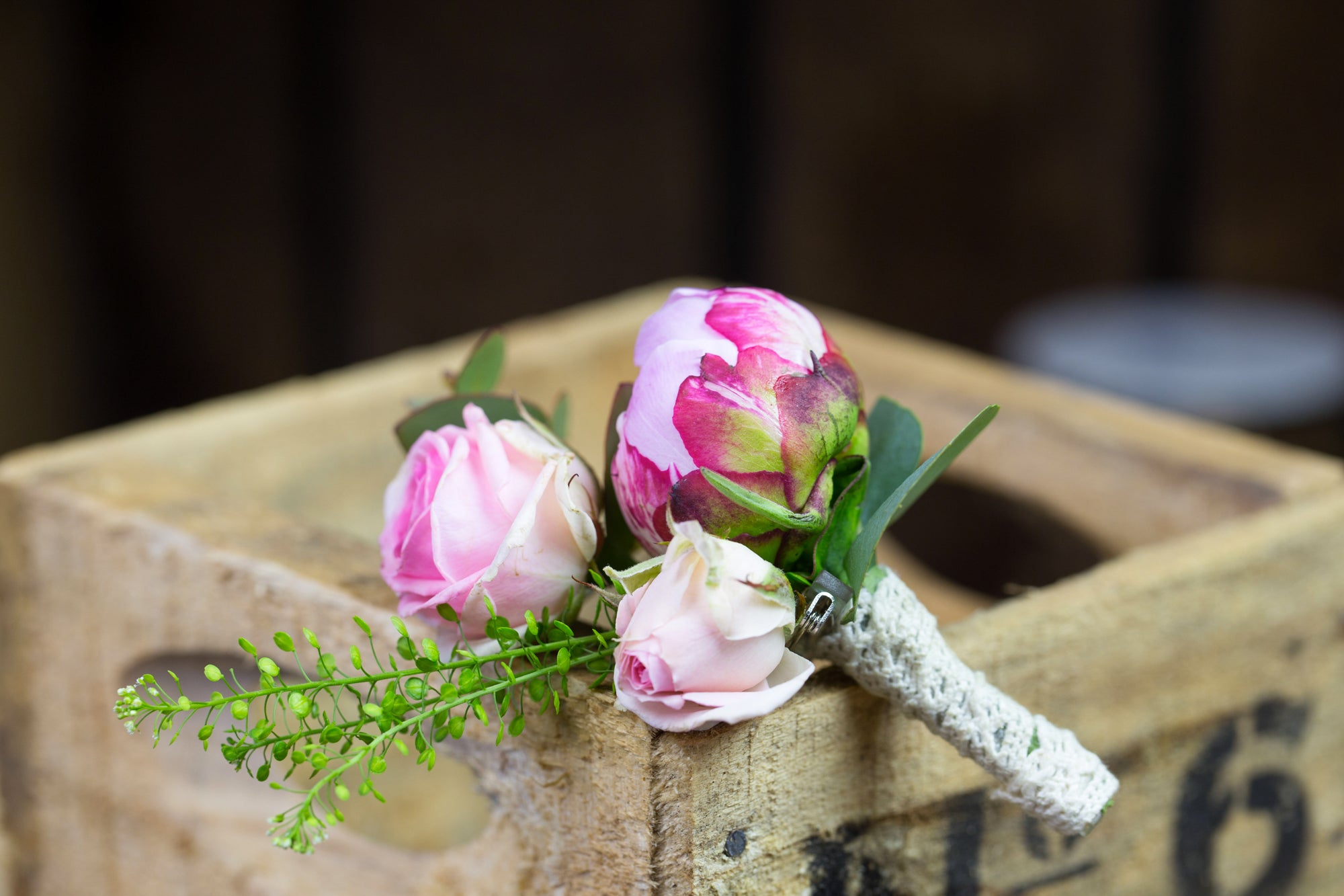 DIY : Comment faire une boutonnière ? - Atelier Rose Pivoine