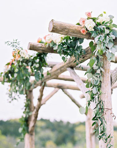 DIY : Comment créer une guirlande de fleurs pour mon mariage